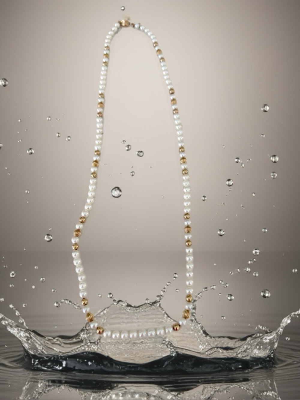 Classic Pearl necklace w/ Gold Beads - Picture 12 of 16